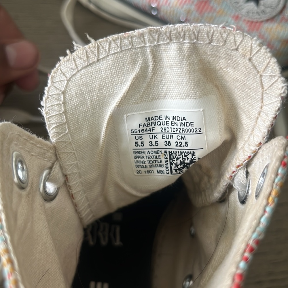 Converse ALL-STAR Women’s shoe. Size 5-1/2 . - Picture 7 of 9